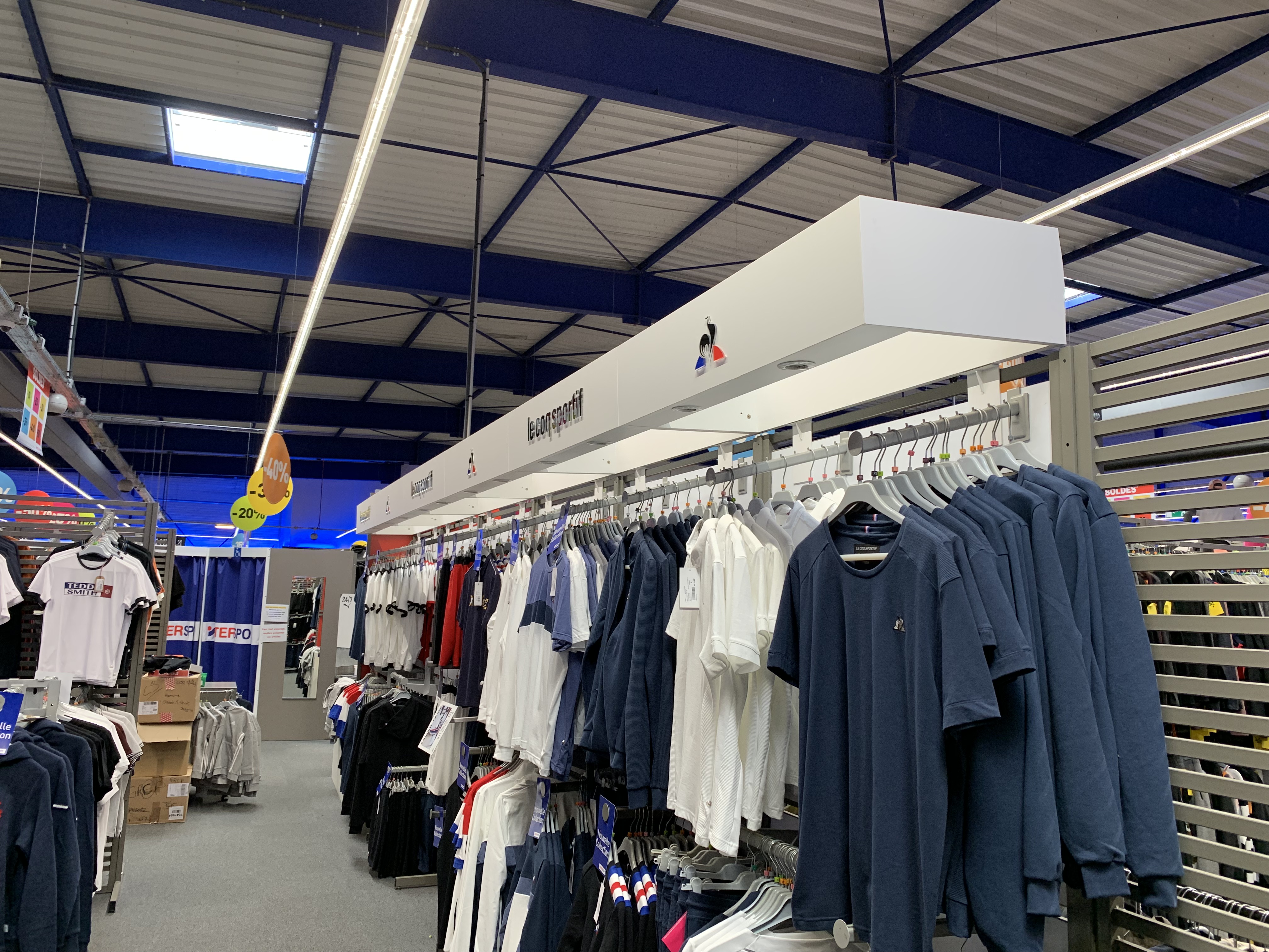 Enseigne Le Coq Sportif